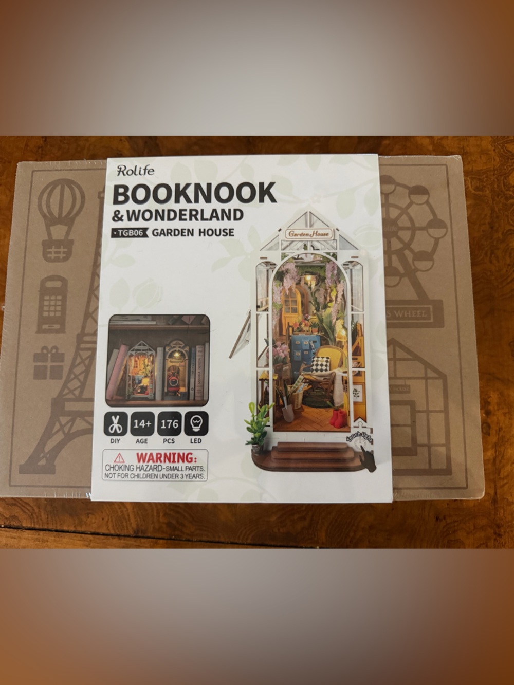 Brand New Rolife Booknook & Wonderland Garden House Miniature TGB06 Book Nook